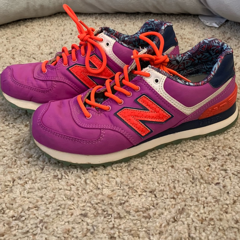 Magenta new balance 574 Hawaiian print interior